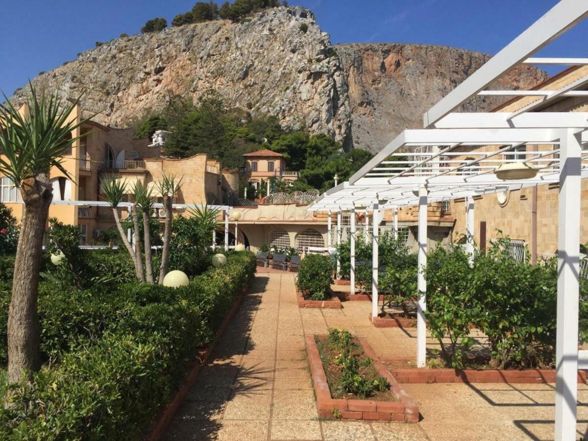Ashur 163 - Mondello Palermo Exterior photo
